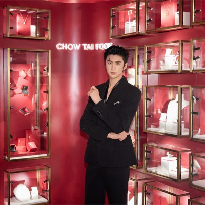 张云龙“连”结天然钻石，“每一面 为光所映”快闪空间闪耀岁末礼物季